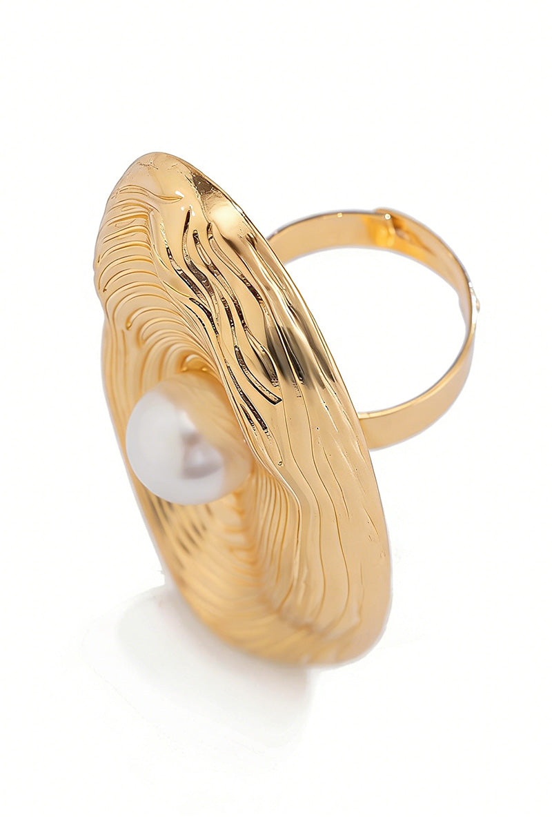 Bold Cluster Statement Ring